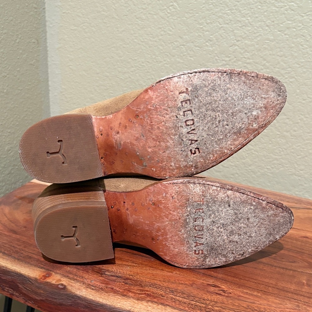Tecovas Women’s Tan Suede Chelsea Western Boots - Picture 2 of 6
